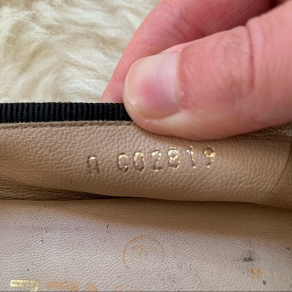 CHANEL Tweed Leather Toe Cap Classic Designer Blogger CC Flats 35 - Picture 9 of 15